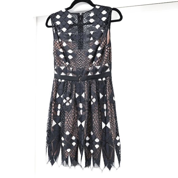 BCBGMaxAzria Size 4 Kailey Sleeveless A-Line Dress in Black Lace Handkerchief - Picture 10 of 10